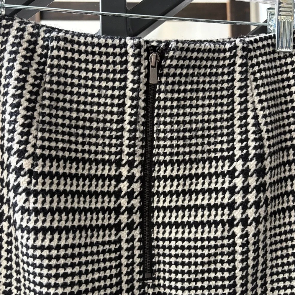H & M Skirt - Picture 2 of 10